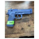 RING'S BERETTA 9MM RUBBER TRAINING PISTOL