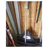 LEAF RAKE, SNOW SHOVEL