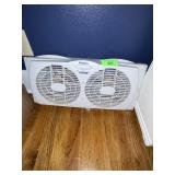 HOLMES WINDOW FAN - TURNS ON