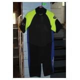 SEA QUEST WETSUIT (NO SIZE - MEN'S LG OR XL?)
