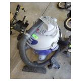 SHOP VAC (TURNS ON)