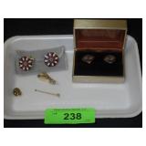 ENAMELED CUFFLINKS &  TIE CLIP, SILVERTONE CUFF>>>