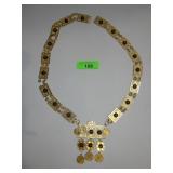 GOLD TONE NECKLACE (MISSING 1 JUMP RING & 1 STONE>