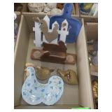 WOODEN CHICKEN NAPKIN HOLDER (NO S&P), CHICKEN >>>