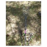 3 CANDLE / PLANTER YARD STAKES