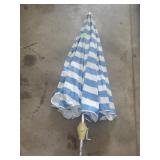 8' PATIO UMBRELLA (MISSING 1 CLIP)