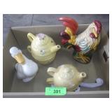 VINTAGE ROOSTER (CHIPPED BEAK), TEAPOT & CUPS,>>>>