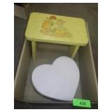 VTG CHILDS STEPSTOOL HEART SHAPED CHILDS STEPSTOOL