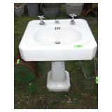 VINTAGE ENAMEL OVER CAST IRON PEDESTAL SINK >>>>
