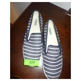 CHAPS CANVAS SLIP ON SHOES (WOMENS 9.5B)
