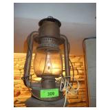 VTG ELECTRIFIED LANTERN (BROKEN GLOBE - SEE PICS)