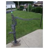 VINTAGE CAST IRON WATER PUMP **BRING HELP**