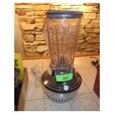 VINTAGE PENNCREST BLENDER (TURNS ON)