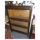 VINTAGE GLOBE-WERNICKE LAWYERS BOOKCASE >>>>