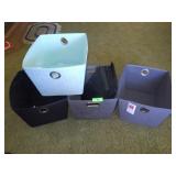 4 CANVAS TOTES & COLLAPSIBLE SECTIONED TOTE
