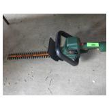 BLACK & DECKER ELECTRIC HEDGER (RUNS)