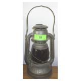 VINTAGE LITTLE WIZARD LANTERN (RED DIETZ GLOBE)