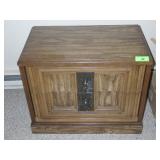 BASSETT NIGHT STAND 27 x 16 x 22 MATCHES #40, 41>>
