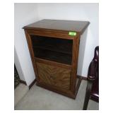 VINTAGE STEREO CABINET **BRING HELP** 29 x 19 x 42