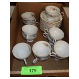 VTG JOHANN HAVILAND BAVARIA CHINA CUPS & SAUCERS