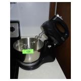SUNBEAM MIXMASTER MIXER - TURNS ON