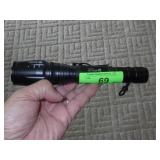 HWA WYS ULTRAFIRE FLASHLIGHT