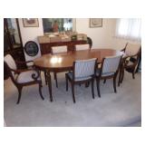 VINTAGE DINING ROOM TABLE W/ 6 UPHOLSTERED CHAIRS>
