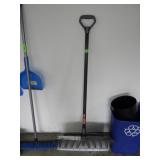 SUNCAST STELL CORE SNOW SHOVEL