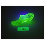 VINTAGE URANIUM GLASS DAISY & BUTTON SHOE W/ BOW