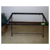 FOLDING METAL STAND 34 x 18 x 17