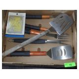 GRILLING UTENSILS & CORN SKEWERS