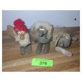 VTG BO SVENSK WOODEN FIGURINES (1 MISSING A FOOT)