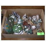 CERAMIC & RESIN VILLAGE BUILDINGS / DECOR