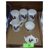 VINTAGE BERGGREN SWEDISH ROOSTER SHAKERS, TEA>>>