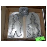 VINTAGE PFALTZGRAFF TIN COOKIE CUTTERS (2) 10'