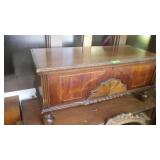 VINTAGE ROOS CEDAR CHEST 40 x 18 x 18