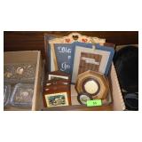 ASST. PLAQUES / PICTURES