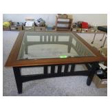 GLASS TOP COFFEE TABLE (38" X 38" X 17")>>