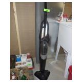 CROFTON FLOOR STEAM MOP (TURNS ON)
