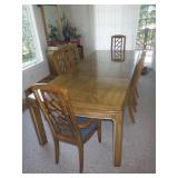 VTG UNIQUE FURNITURE CO TABLE W/ 2 LEAVES>>>