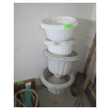 4 PLASTIC PLANTERS