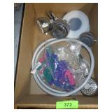 CLOTHESPINS, SHOWERHEADS (UNTESTED), FURNITURE>>