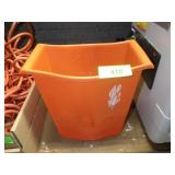 MCM PLASTIC TRASHCAN