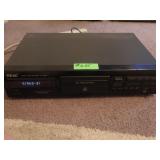 TEAC COMPACT DISC RECORDER CD (TURNS ON)