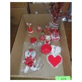 ASST VALENTINE DECOR (SOME HANDMADE),>>