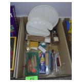 ASST ART SUPPLIES - PLASTIC PAINT PALETTE, >>