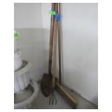 GARDEN CLAW, PUSH BROOM, SHOVEL
