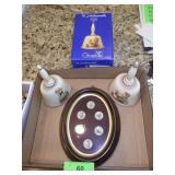 2 VTG GOEBEL HUMMEL BELLS (1 W/ BOX) & MINIATURE >
