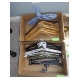 2 BL- ASST. CLOTHES HANGERS