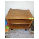 ROLLING STAND W/ SHELF (20" X 16" X 18")